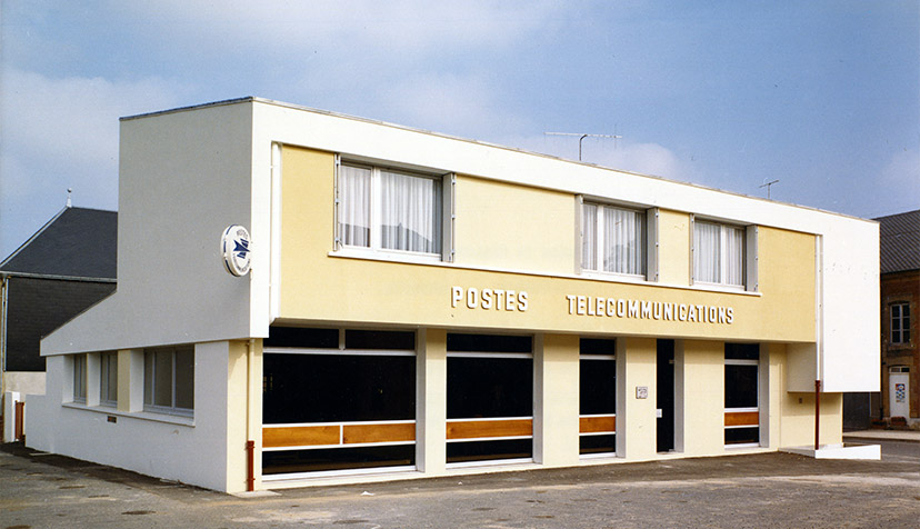 Photo extérieure du bureau de Poix-Terron (Ardennes) datée de 1973