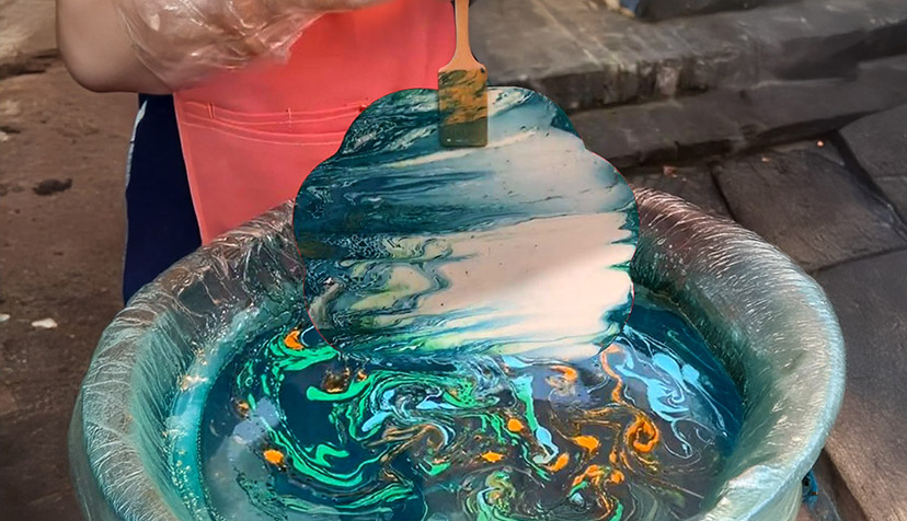 Eventails laqués : procédure de trempage